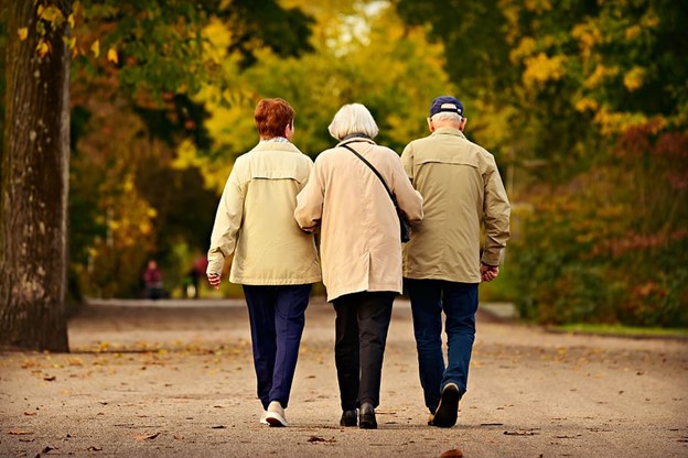 Age Gracefully: Essential Tips for Maintaining Senior Health and Quality of Life