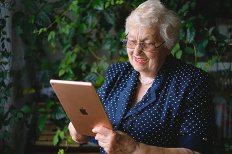Enhancing Elder Care Through Video Communication: A Vital Tool in Hospital Settings