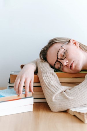 Breaking the Fatigue Cycle: Insights into Chronic Sleep Issues and Low Energy Levels