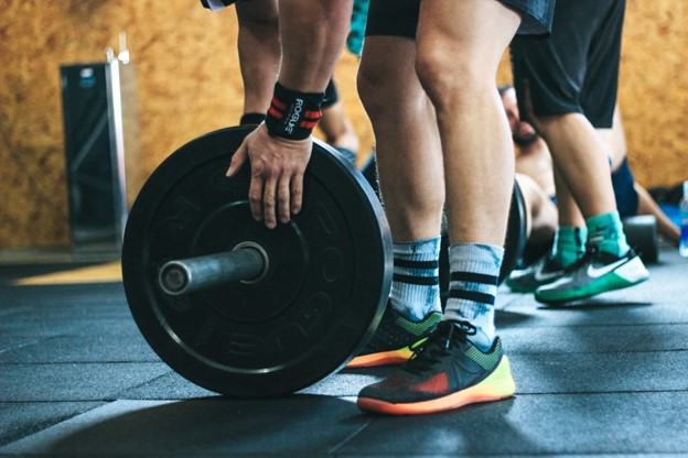 Level Up Your Fitness: The Benefits of Exercising with Wearable Weights