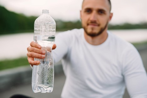 How Everyday Habits with Bottled Water Expose You to Dangerous Plastic Particles