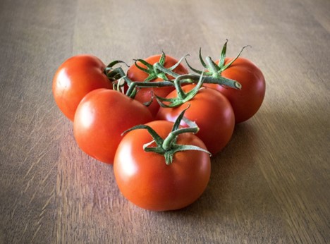 Lycopene’s Triple Action: Restoring Insulin Sensitivity, Boosting Sirtuins, and Lowering Inflammation